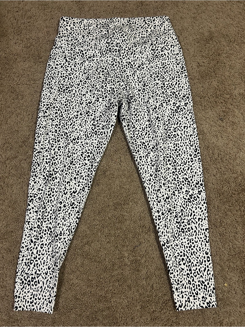 DG2 by Diane Gilman Black and White Leopard Print Leggings